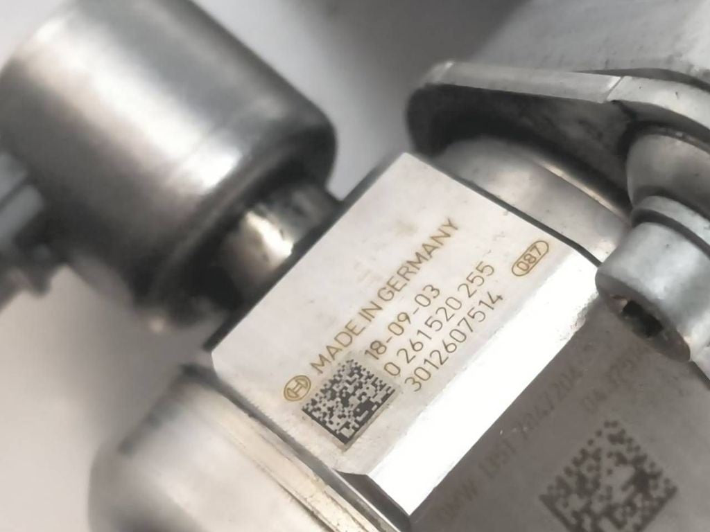 BMW M4 F82 F83 2017 Petrol S55 Vacuum / fuel pump 0261520255 