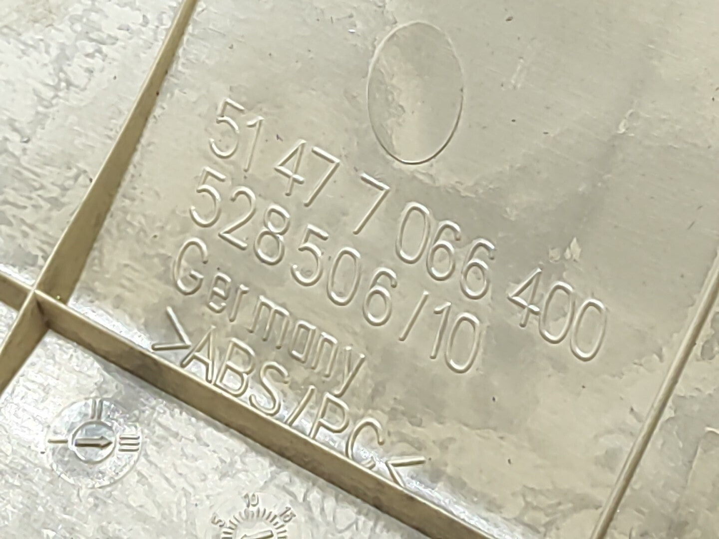 BMW E61 530D 170kW 2006 Estate Rear Tailgate Boot Trunk Trim 7066400