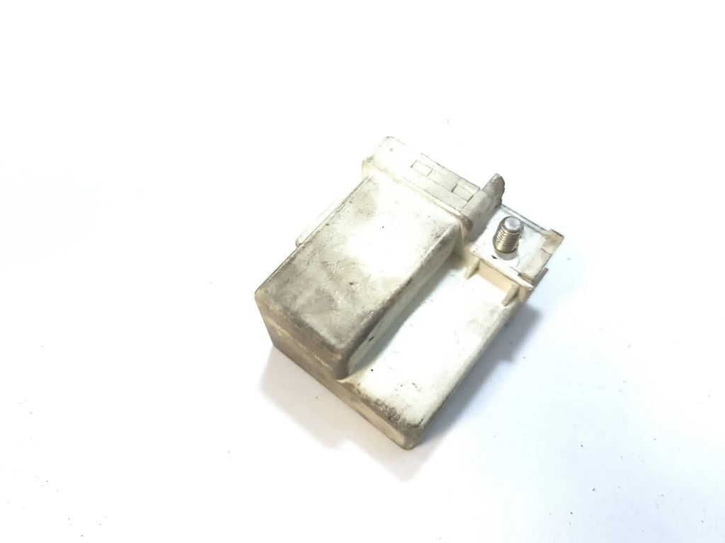 BMW 3 E46 320D 1999 Diesel Glow plug pre heat relay 2247664 