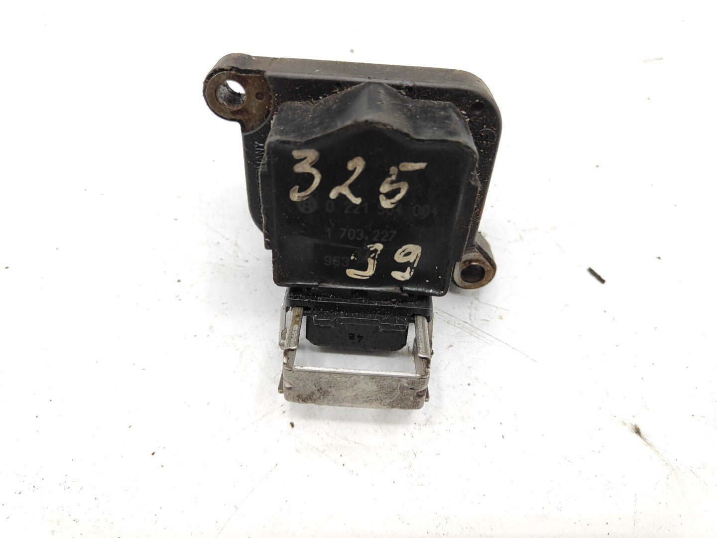 BMW Coil Pack Bosch 1703227 0221504004 E46 E39 Z4 Z8 X5 X3 3 5 7 Series