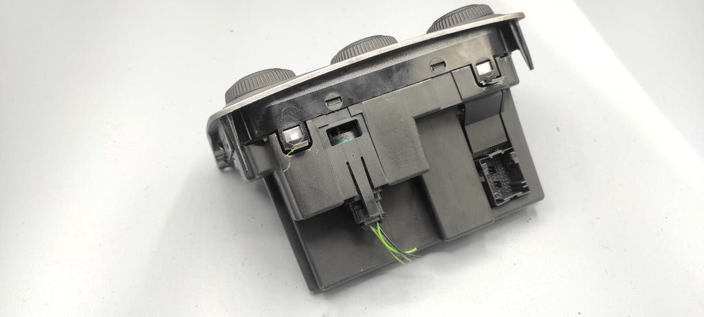 Alfa Romeo GT 1.9JTD 110kW Diesel 2006 LHD Dash Climate Control 01560513690