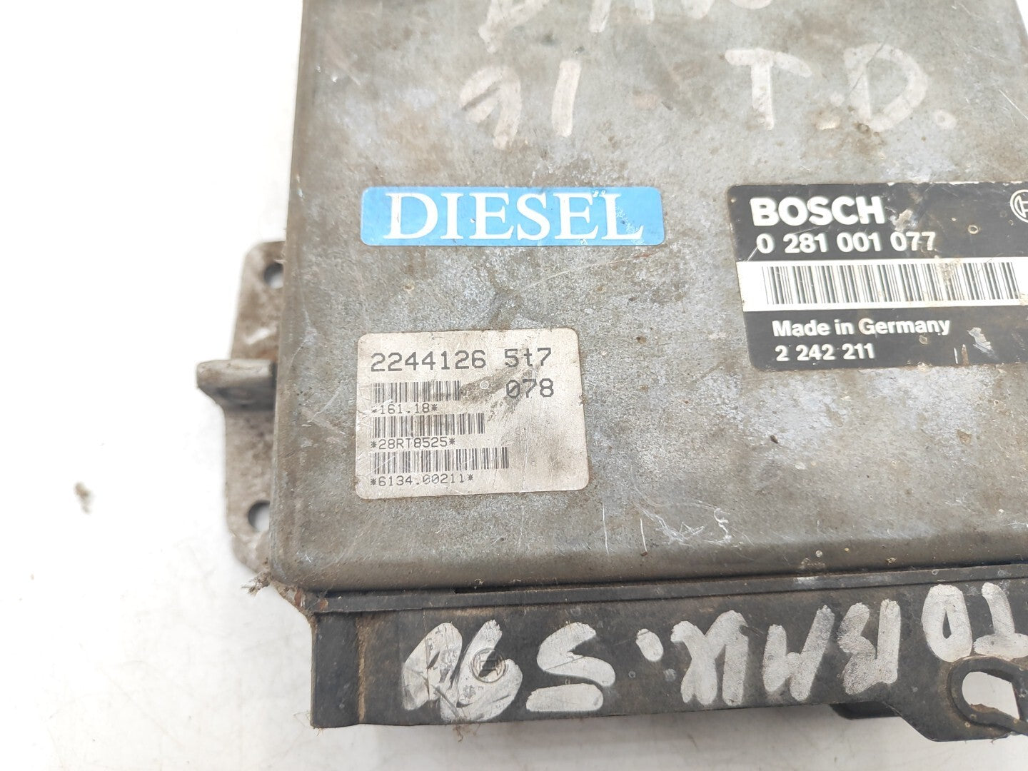 BMW 5 Series E34 Diesel Engine Control Unit Module ECU 0281001077 2242211