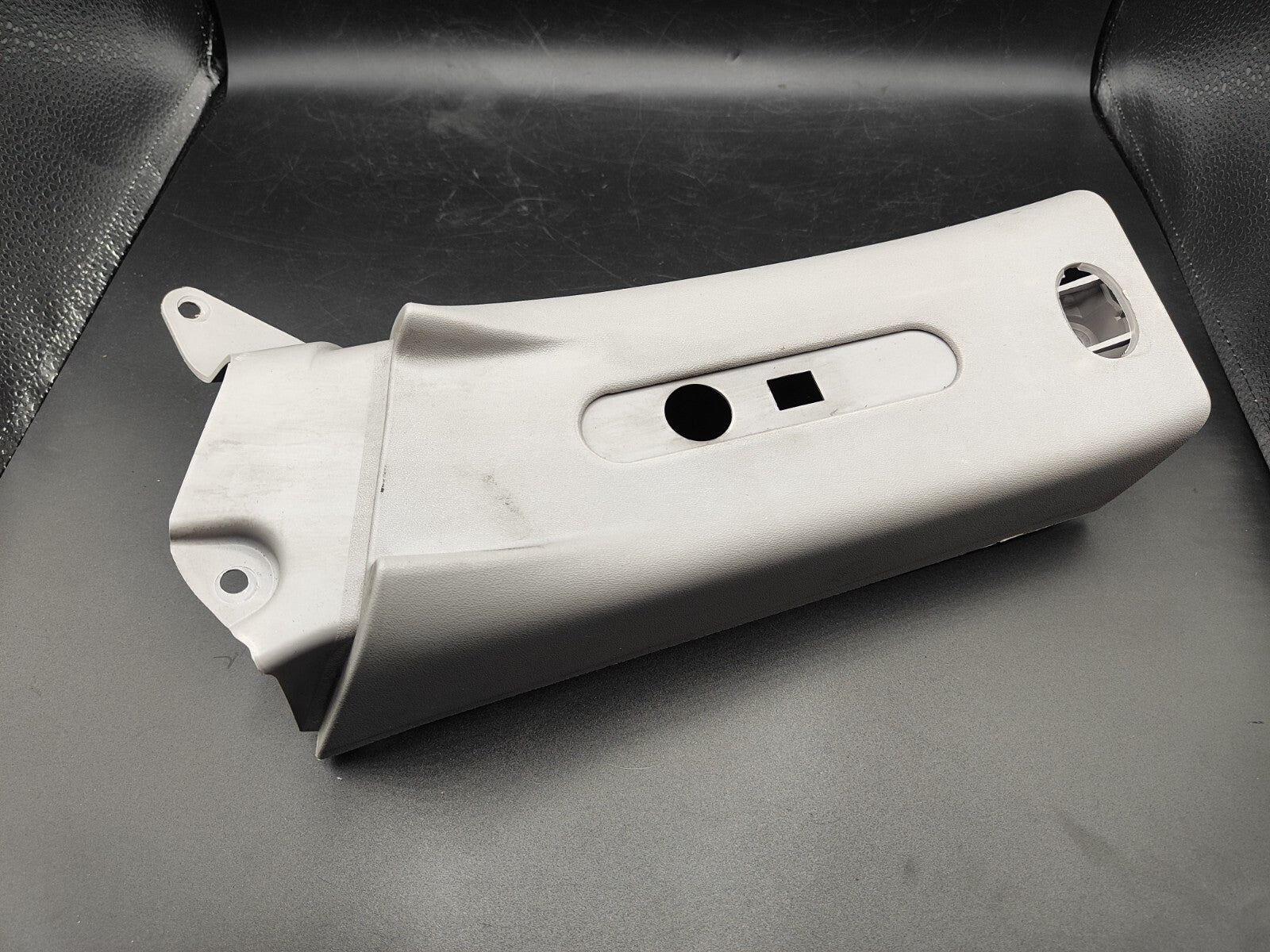 Alfa Romeo GT 1.9JTD 2004 Left Side B Pillar Trim Cover 1825370132 1560464610