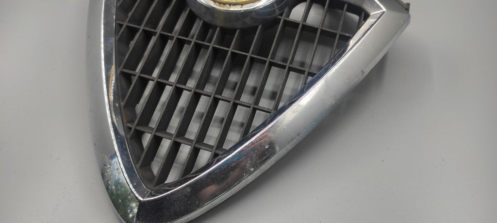 Alfa Romeo 156 SW 2.4JTD 110kW 2002 Front Middle Radiator Grill 156017393