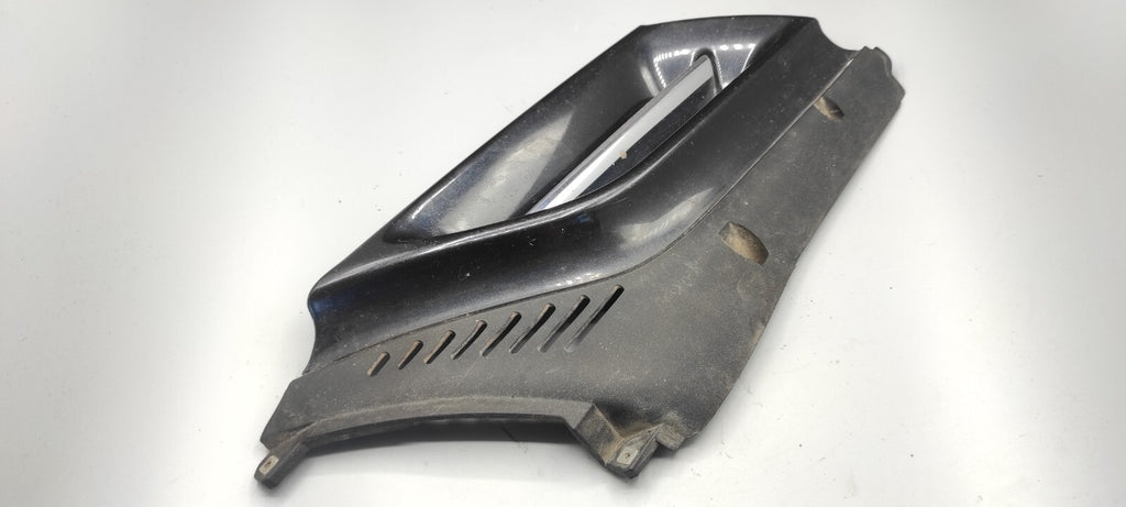 Alfa Romeo 166 2.4JTD 110kW 2002 Front Right Upper Grill 156016559 Black