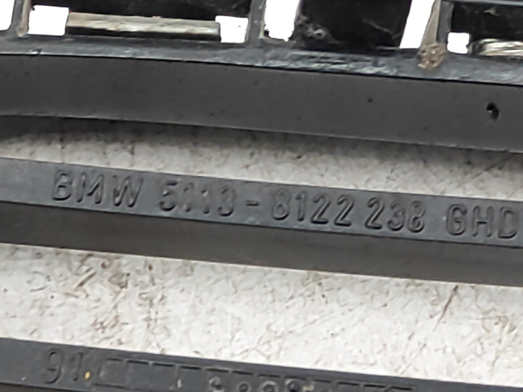BMW 3 Series E36 Petrol  Front Right Side Bonnet Kidney Grill 8122238