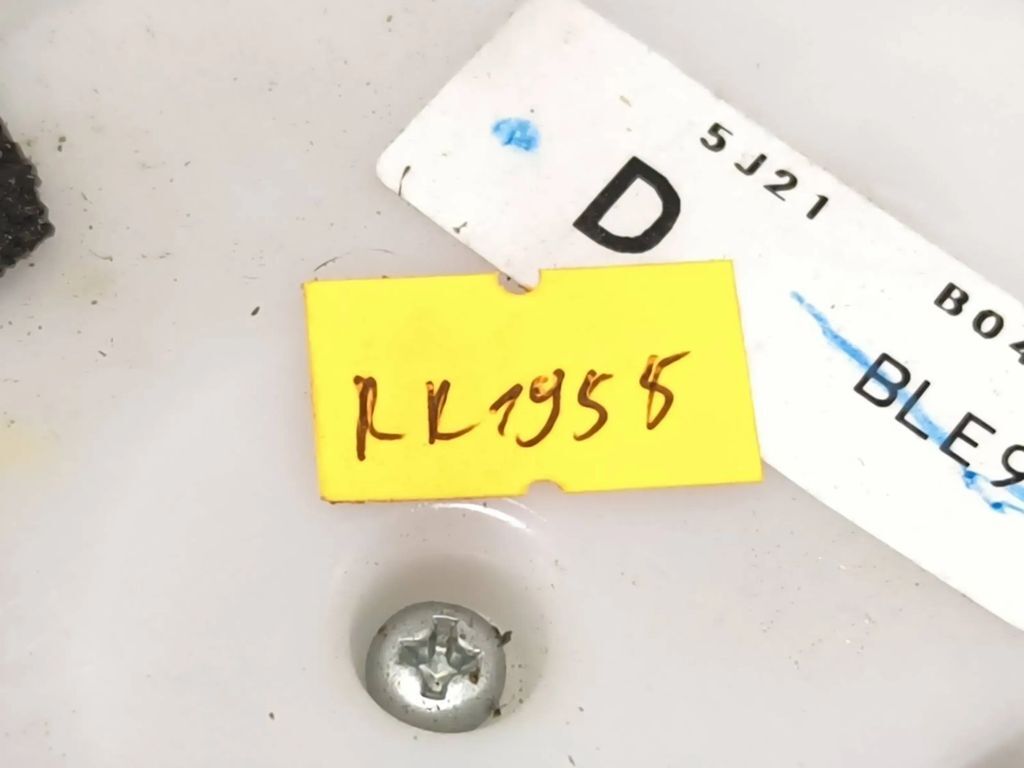 Mazda 3 BM III Hatchback 2014 RHD front left door lock BLE9 