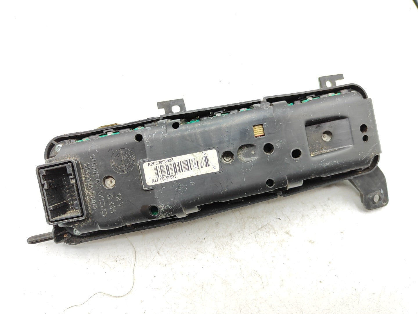 Alfa Romeo 159 2008 LHD Front Dashboard Fuel / Temperature Gauge 60696626