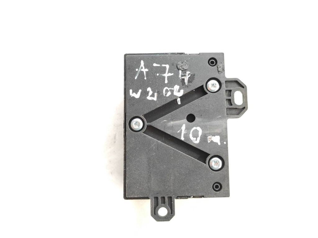 Mercedes-Benz E W212 2011 Fuel injection pump control unit module A2129000306