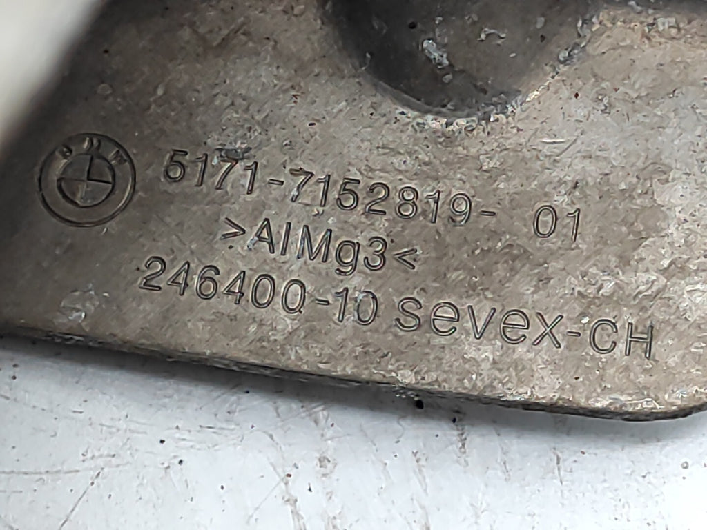 BMW E61 530D 170kW 2006 Front Left Arch Liner Bracket 7152819 51717152819