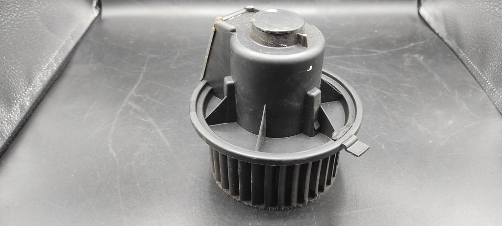 Volkswagen VW Jetta MK2 1984 LHD Interior Heater Fan Blower 881034735 881039324