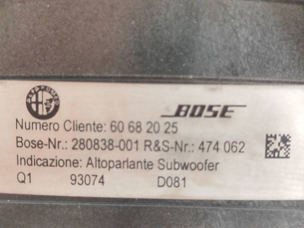 Alfa Romeo 159 2007 Subwoofer speaker 60682025 Bose