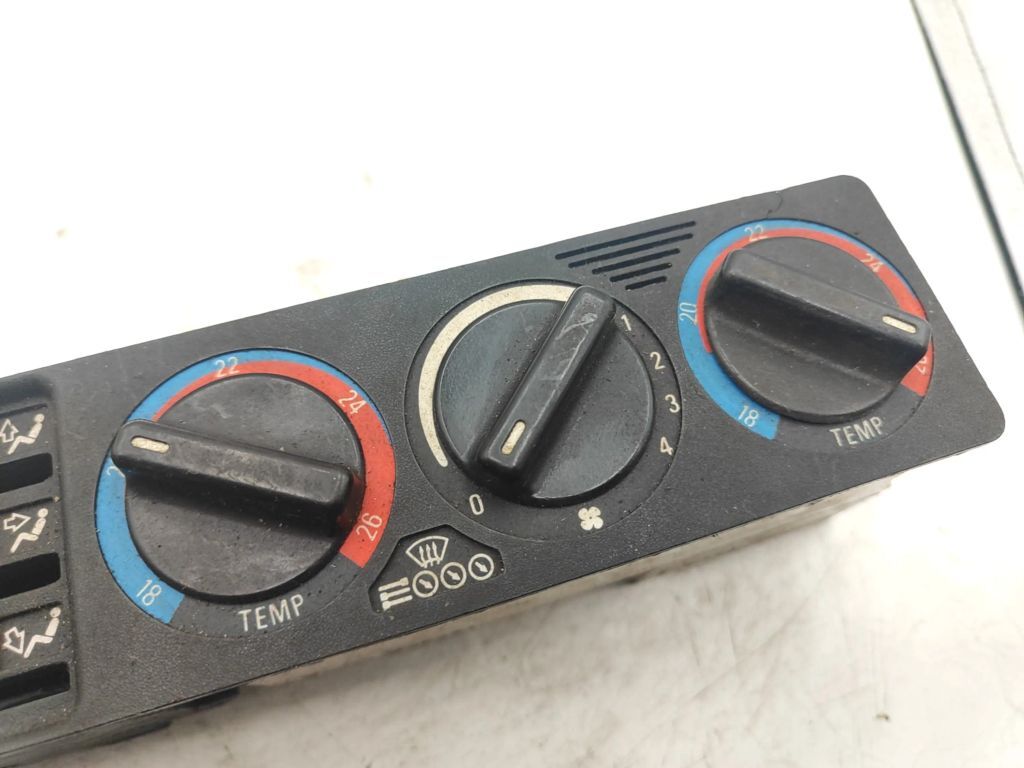 BMW 5 518i E34 1992 Climate control unit module 8351653 