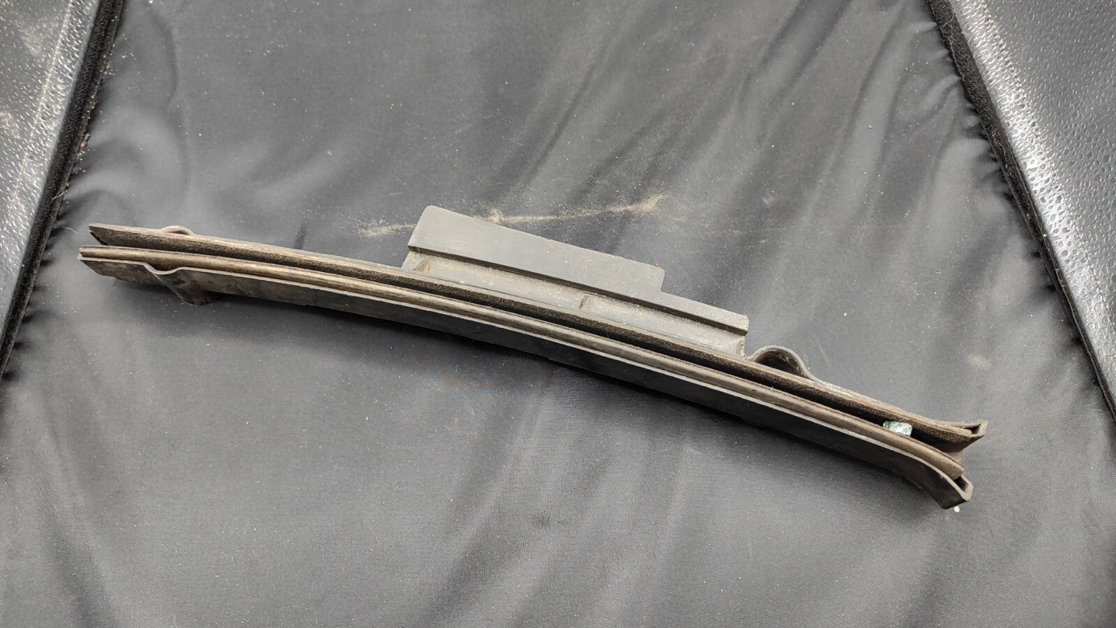 Alfa Romeo 147 1.9JTD 2004 Front Right Door Window Guide 46553910