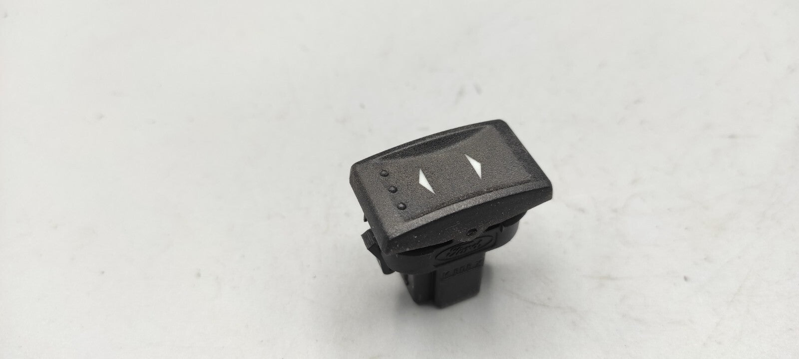 Ford Mondeo MK3 2.5 V6 125kW 2005 Electric Power Window Switch 1S7T14529AB