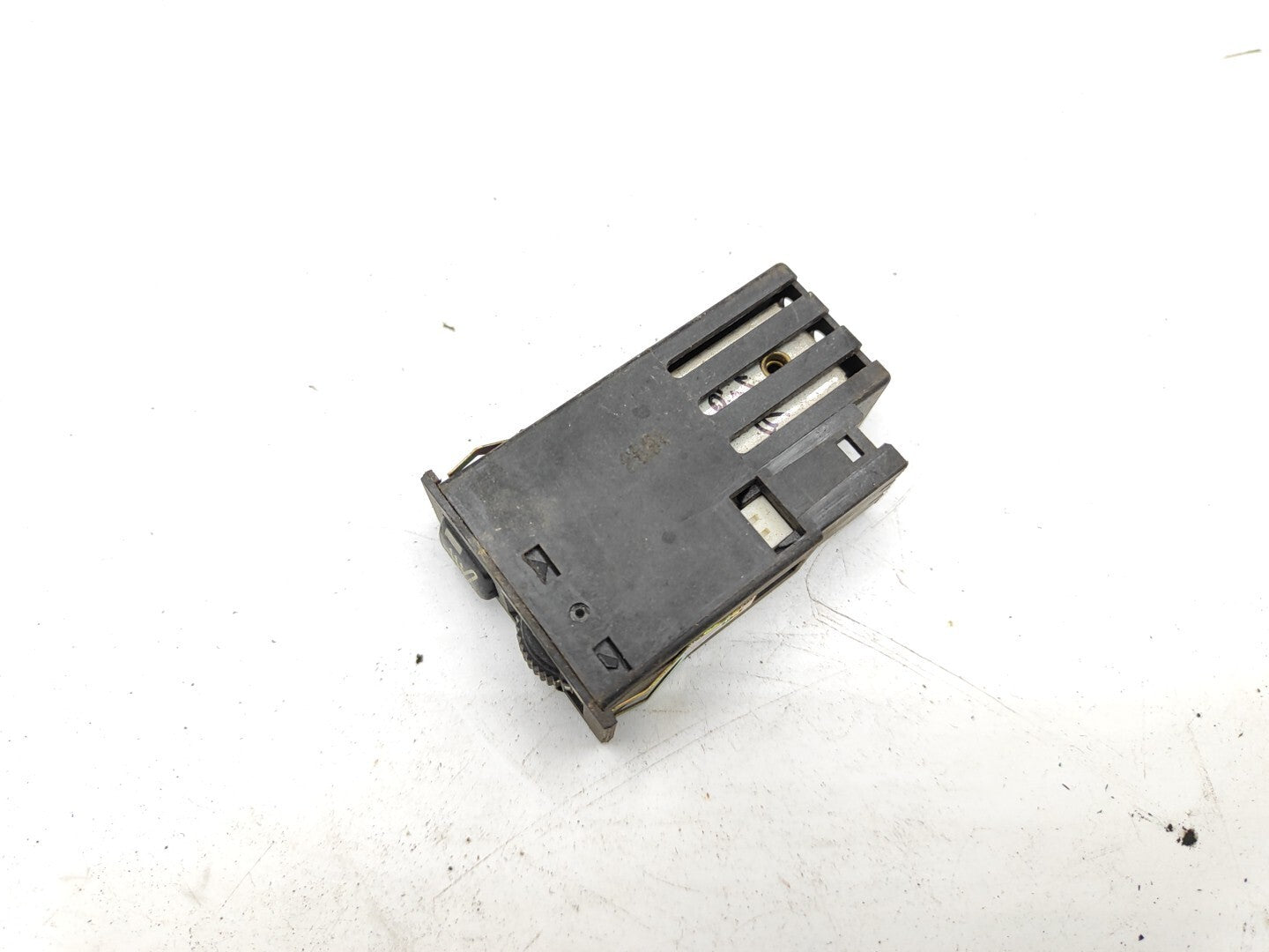 BMW 5 SERIES E39 530D 2001 Heated Seat Switch Button 8352259 61318352259