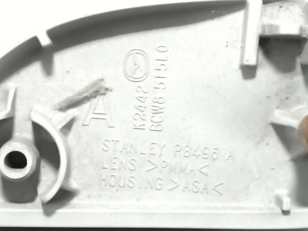 Mazda 3 III BM BN 2.0 121kW 2014 rear light reflector P8496A 