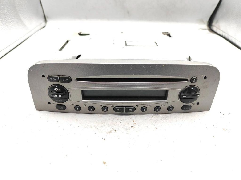 Alfa Romeo 147 Facelift 2007 Radio CD player head unit 1560534690 