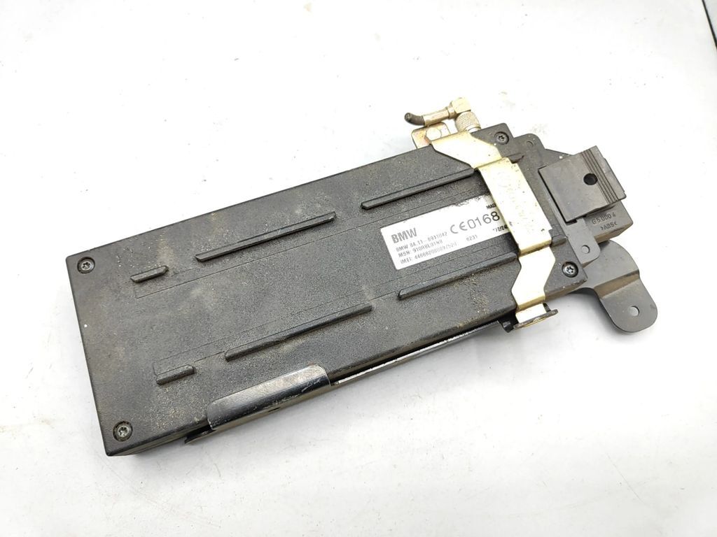 BMW 5 E39 1999 Aerial antenna amplifier receiver module 84116911042 