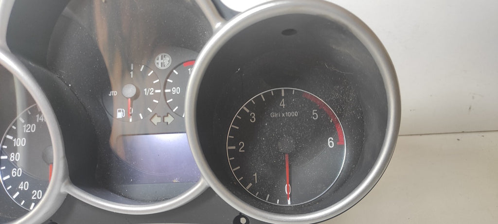 Alfa Romeo 147 1.9JTD 2002 LHD Front Speedometer Cluster 735374414