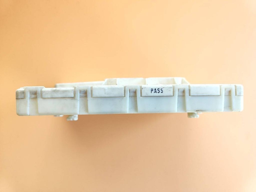 Mercedes-Benz E C207 W207 2011 door control unit module A2079004400 