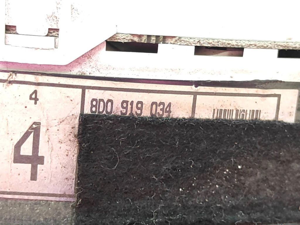 Audi A4 B5 8D TDI 1997 Diesel speedometer instrument cluster 8D0919034 