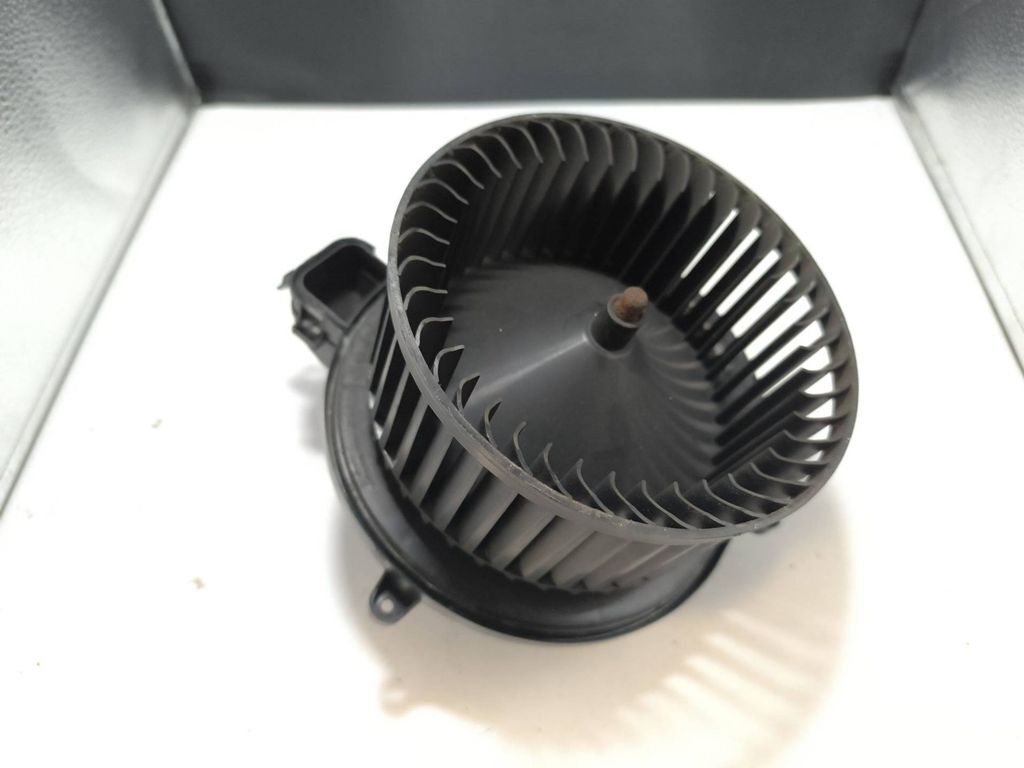 BMW 1 F20 F21 2014 RHD Heater blower fan motor T903543 