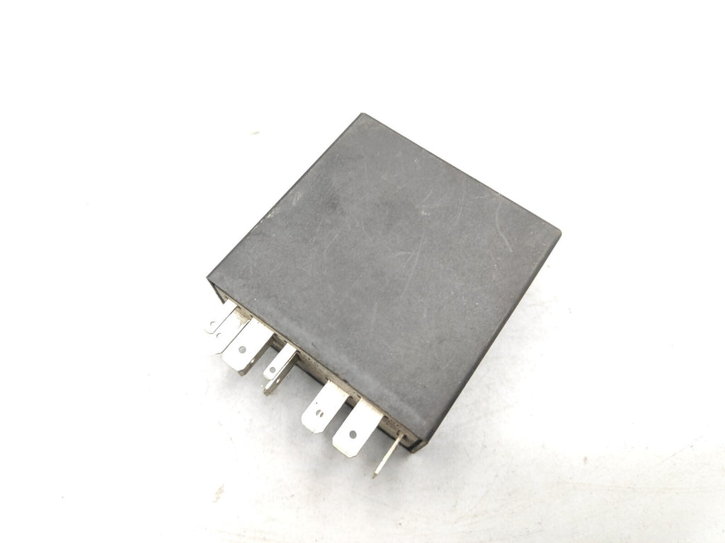 Volkswagen Passat B5 1999 Windshield Wiper Module ECU Relay 4B0955531A