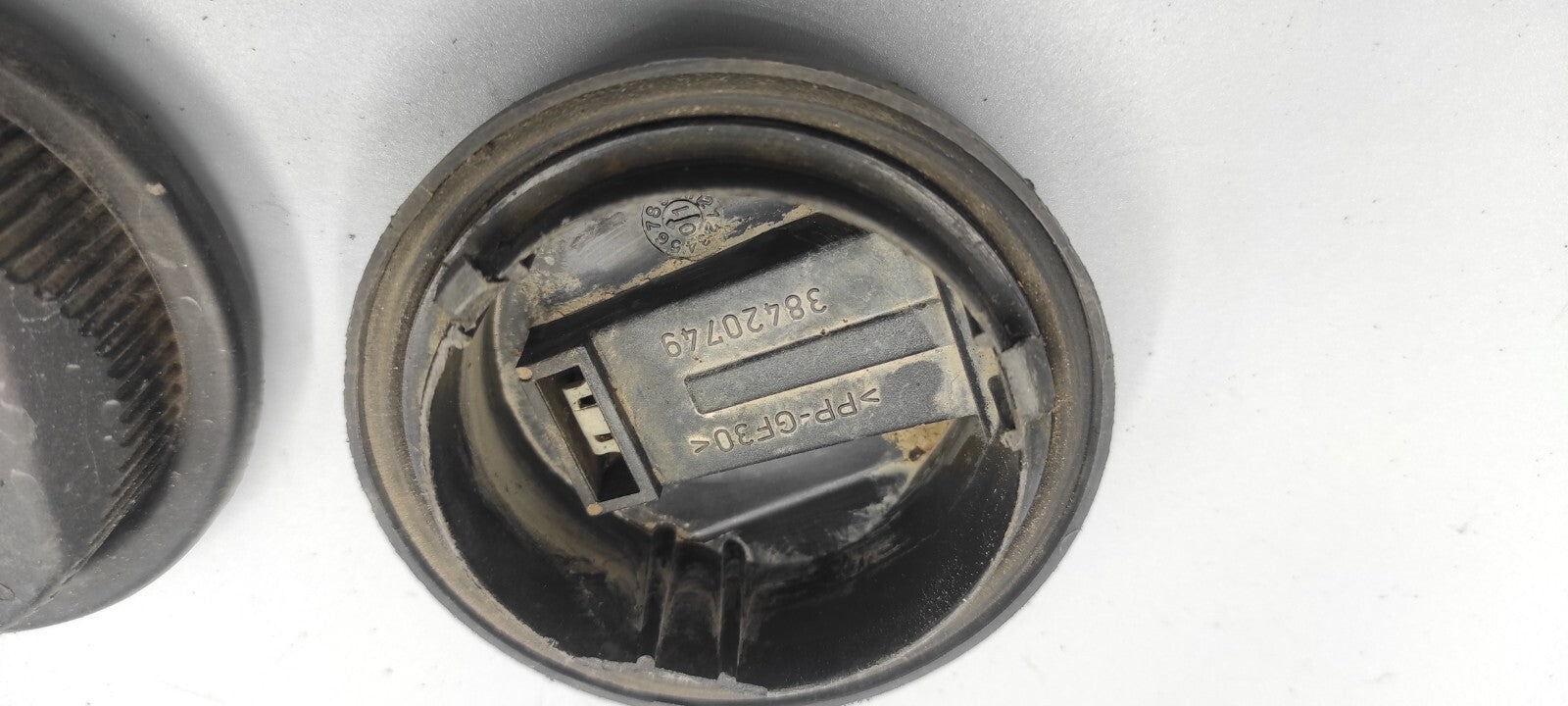 Alfa Romeo 156 SW 2.4JTD 2002 Front Right Headlight Bulb Dust Cover Cap 38420749