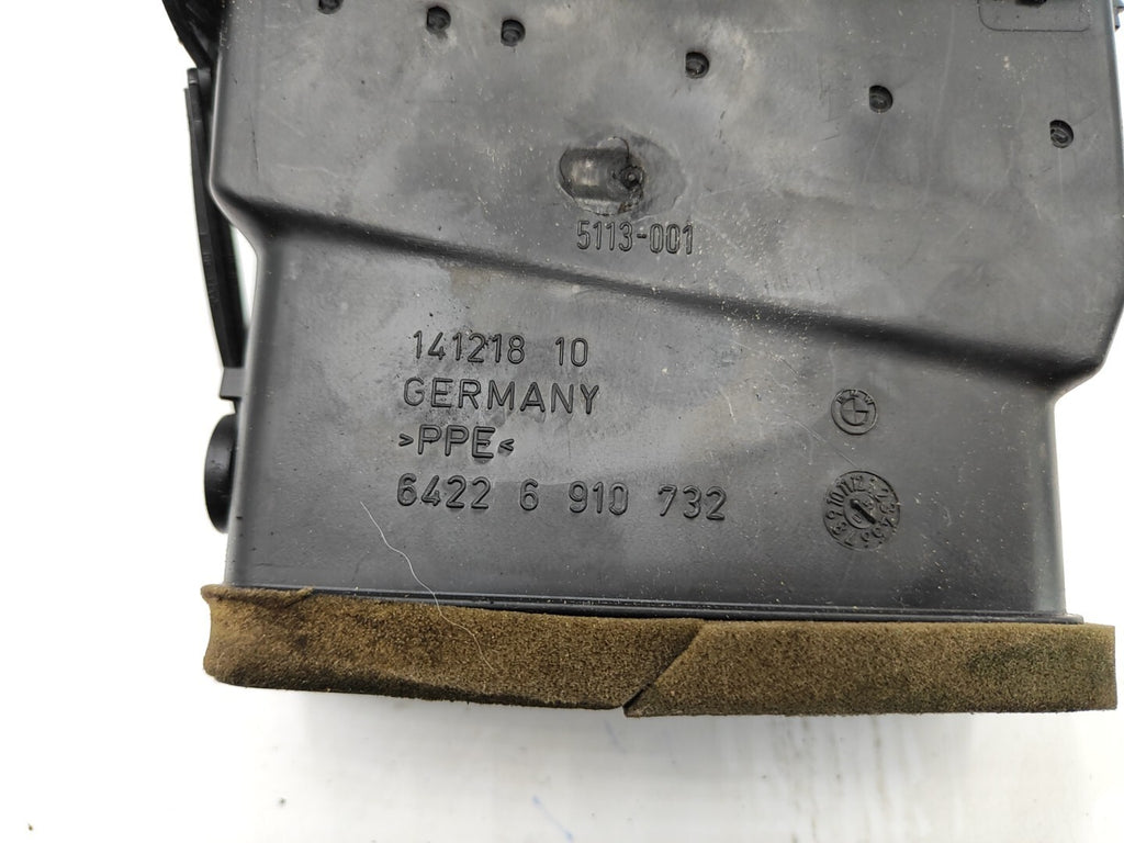 BMW E61 E60 520D Estate 2005 LHD Front Right Panel Air Vent 6953620