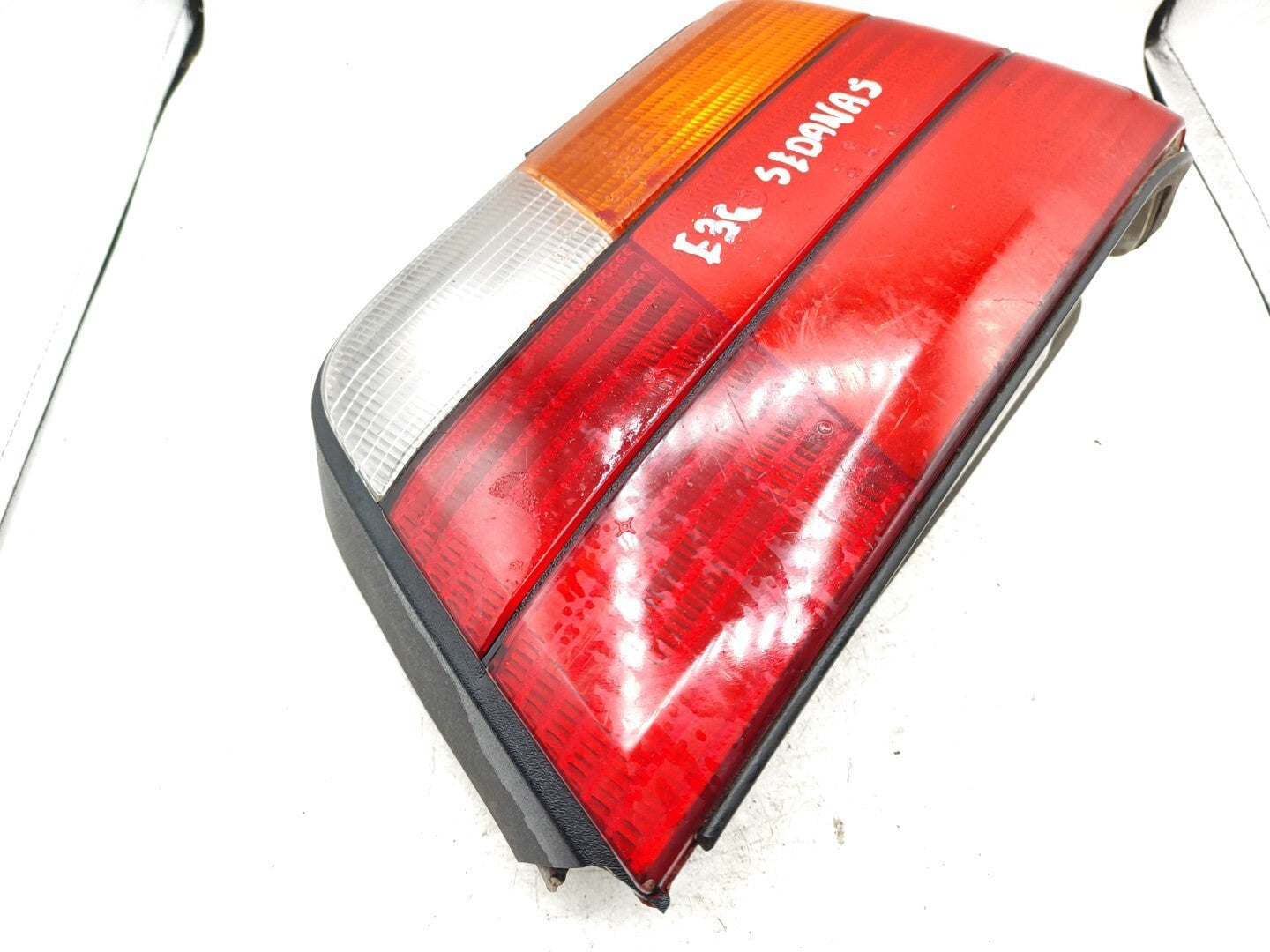 BMW E36 3 Series Sedan 1994 LHD Rear Right Side Taillight Light Lamp E163259