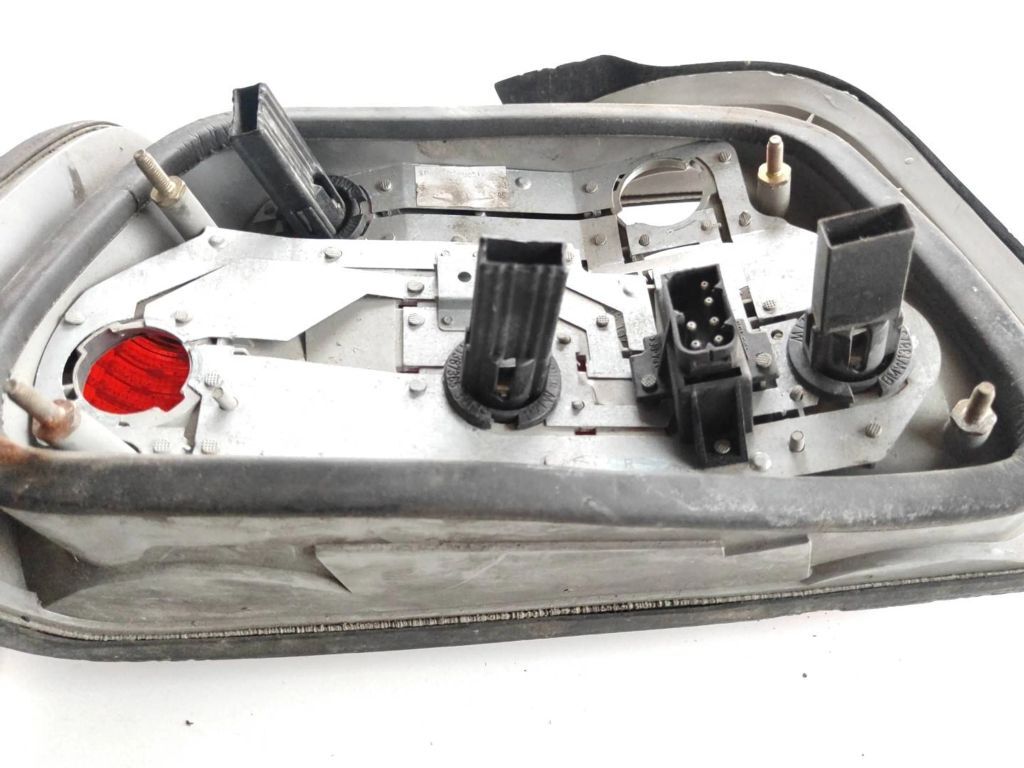 BMW 318 E36 Sedan 1992 rear right side taillight light 