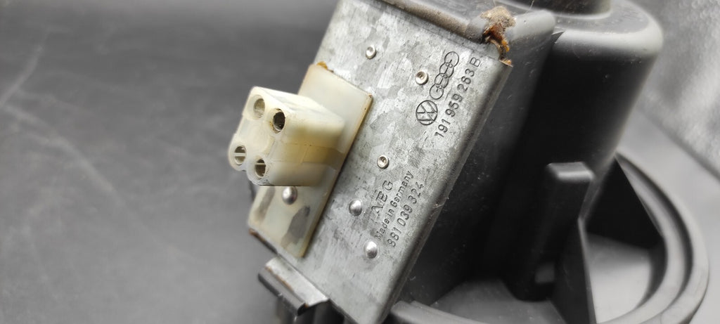 Volkswagen VW Jetta MK2 1984 LHD Interior Heater Fan Blower 881034735 881039324