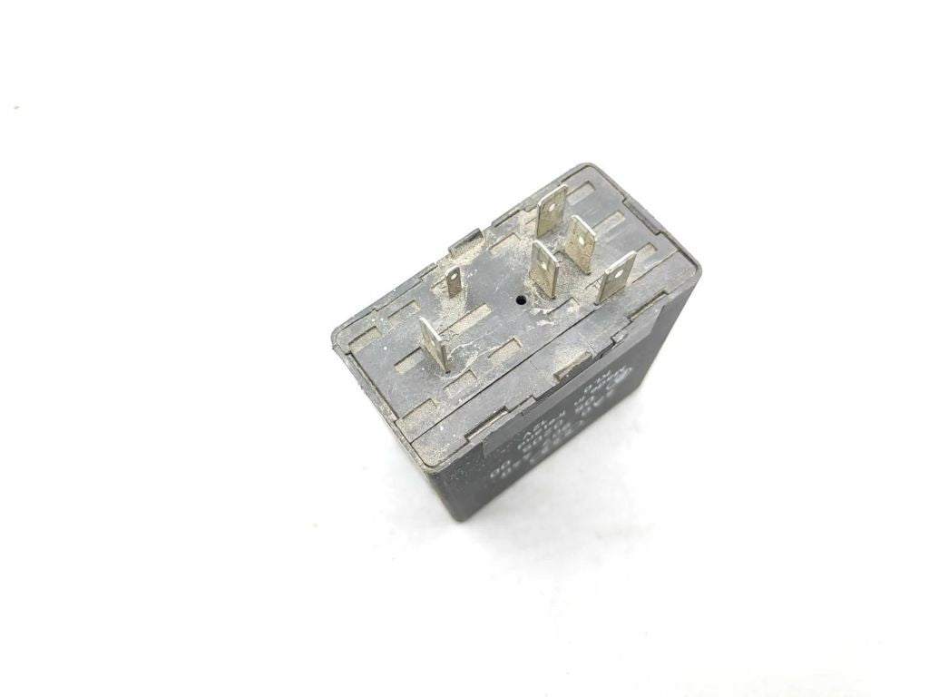 Audi A6 S6 C5 4B 1998 relay 4A0907440 