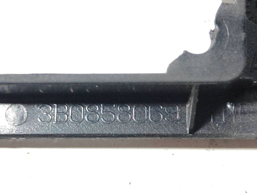 Volkswagen PASSAT B5 Radio GPS head unit trim 3B0858069 