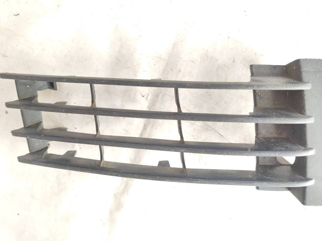 Audi A6 C5 4B 2003 front right fog light trim grill 4B0807682T