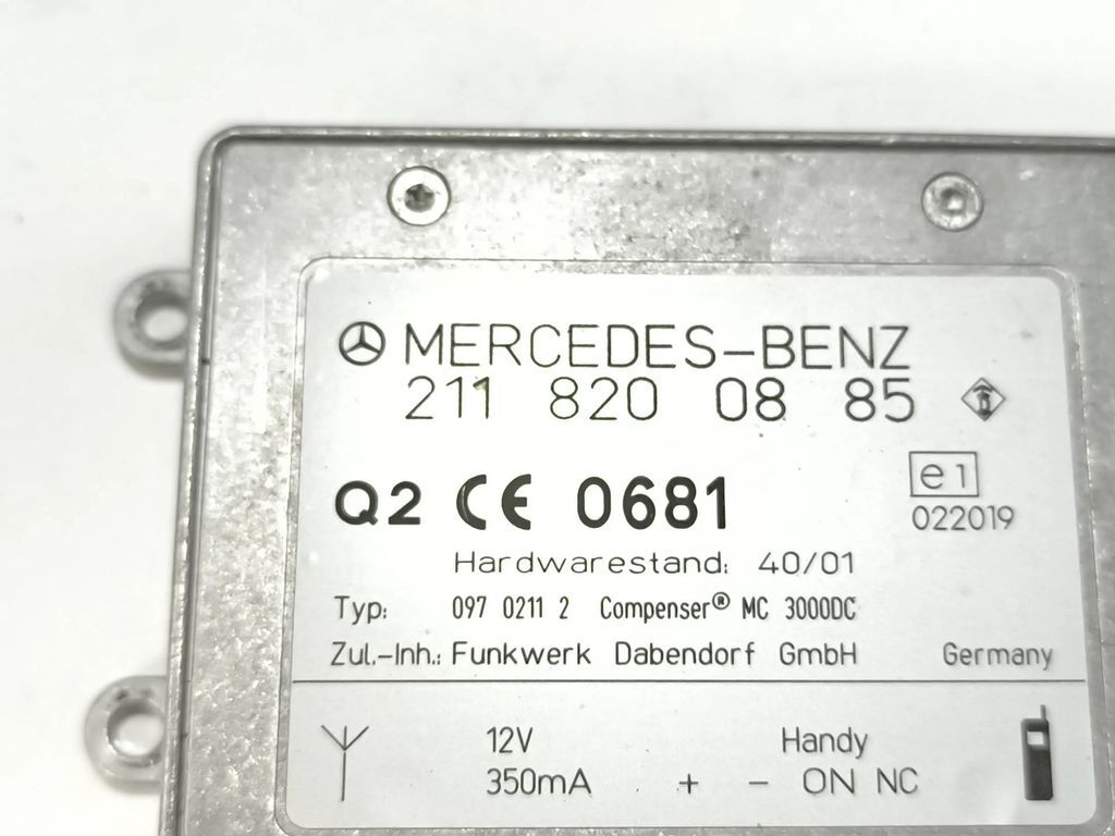 Mercedes-Benz E W211 2003 Aerial antenna amplifier module unit 2118200885 