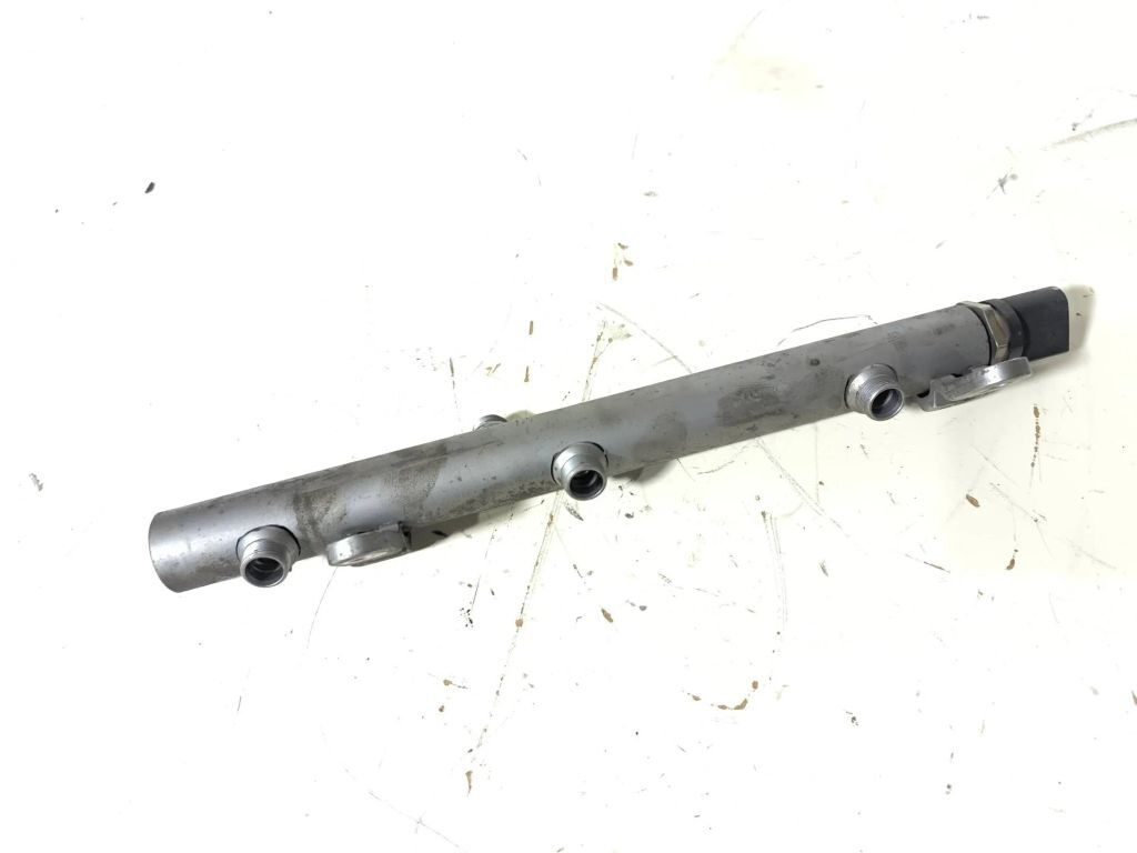 Mercedes-Benz E W211 2005 Diesel fuel rail line pipe A6420702595 