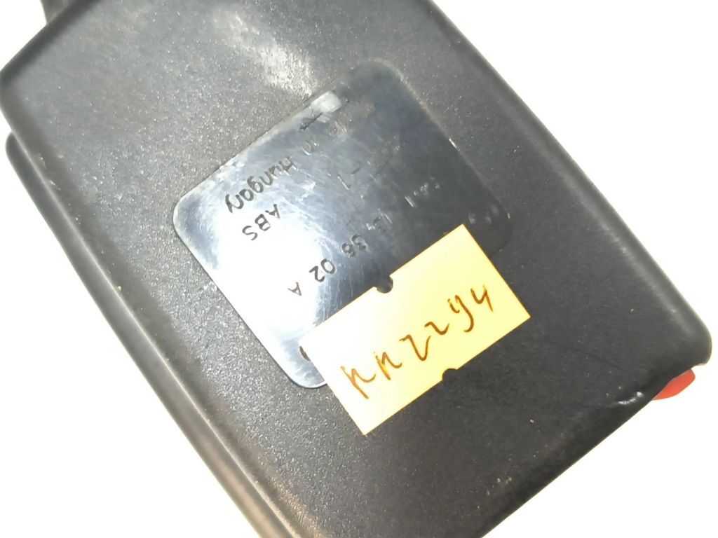 Mercedes-Benz E220 W211 2003 Rear seat belt center buckle A2118600269 