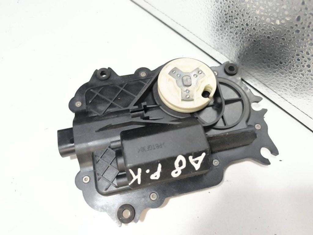 Audi A8 S8 D3 4E 2007 Front door soft close latching motor 4E0837059