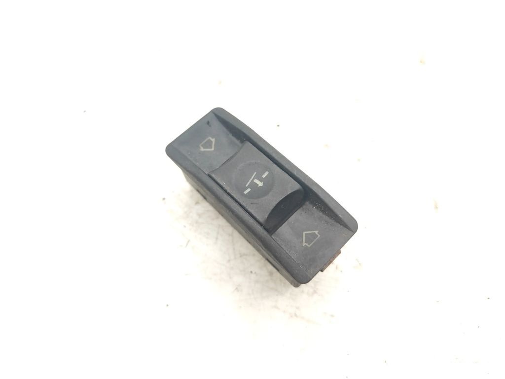 BMW 5 Series E34 525 1992 Sunroof switch button 8359270 