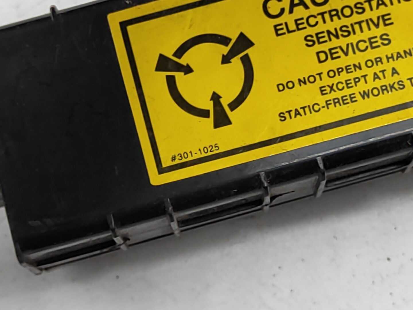 2013-2016 MERCEDES BENZ GL450 X166 CAUTION SENSITIVE DEVICES CONTROL MODULE OEM