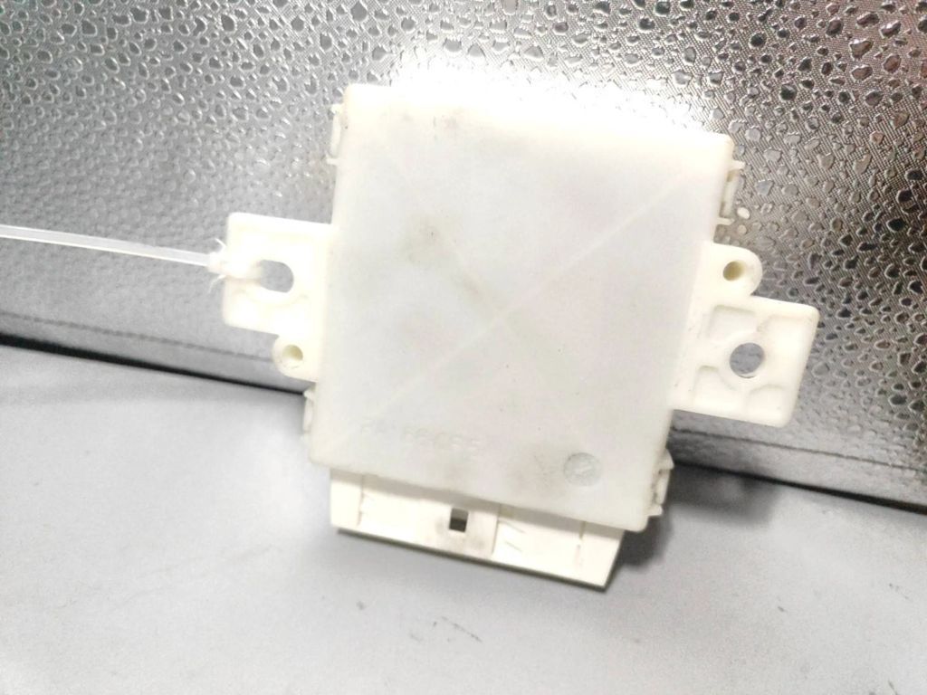 Mercedes-Benz E W212 2012 Parking PDC control unit module A2129001711 