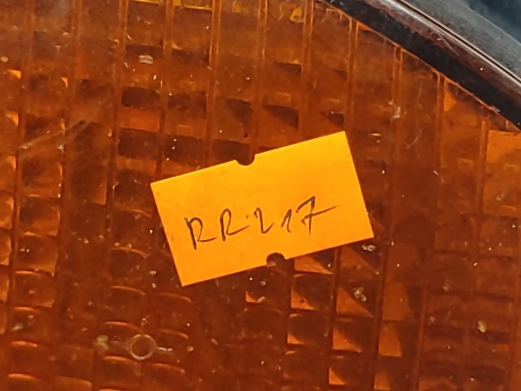 BMW 520 Series E34 1992 front right turn indicator light 1384034 