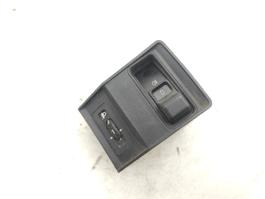 BMW 525i E34 1992 Front Fog Light Button Switch 1389094 61311389094 8110498