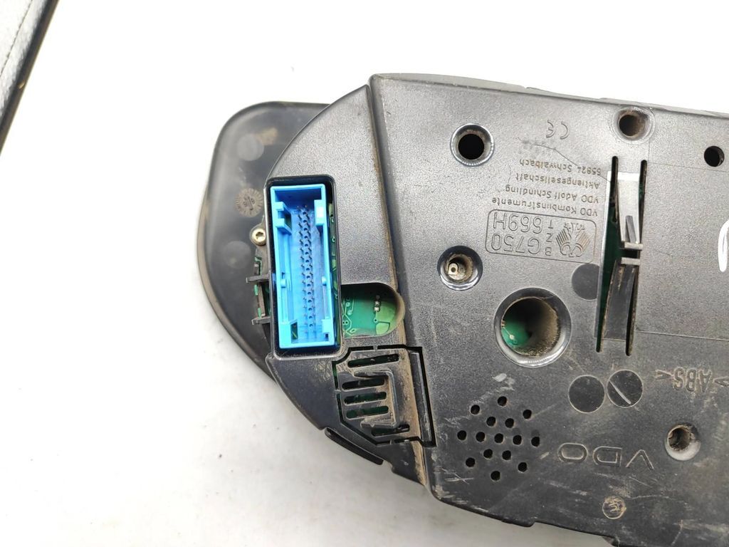 Volkswagen PASSAT B5 TDI 1998 speedometer instrument cluster 3B1919880C 