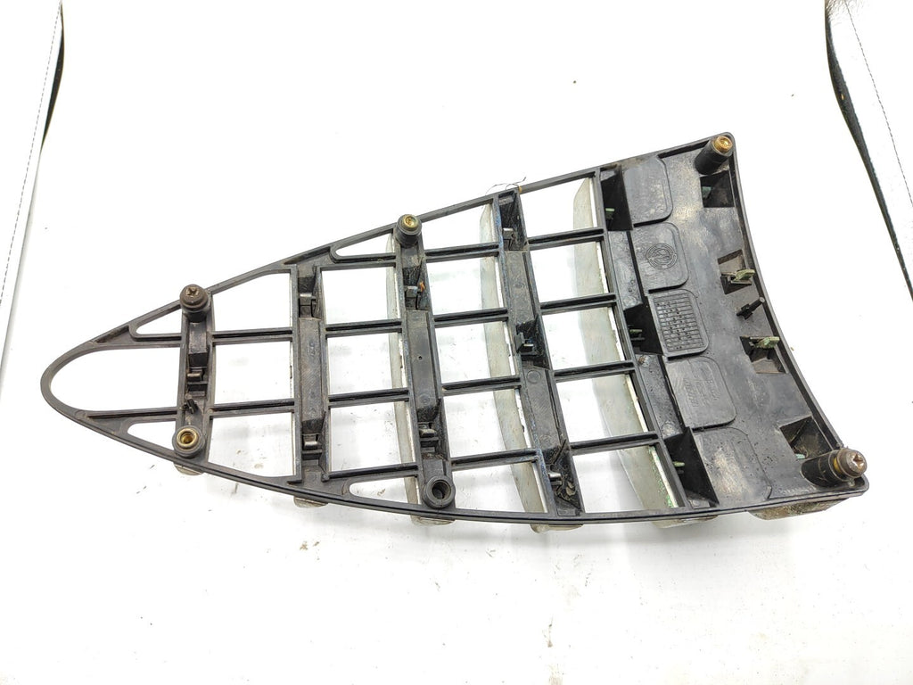 Alfa Romeo 147 2.0TS 110kW 2002 Front Bumper Center Grill 46556597