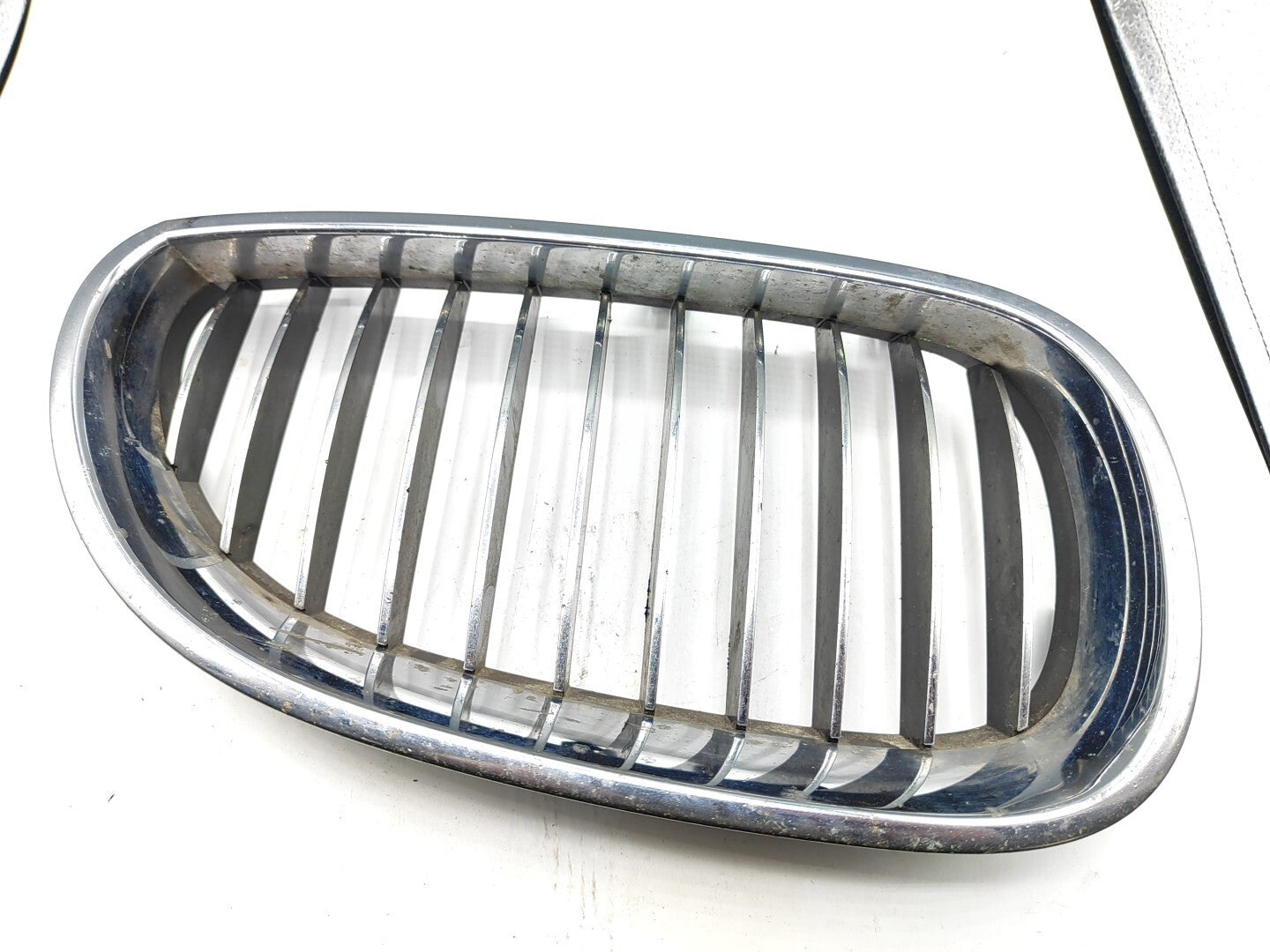 BMW 5 Series E61 530D 170kW 2006 Front Right Grill 7065702 51137065702
