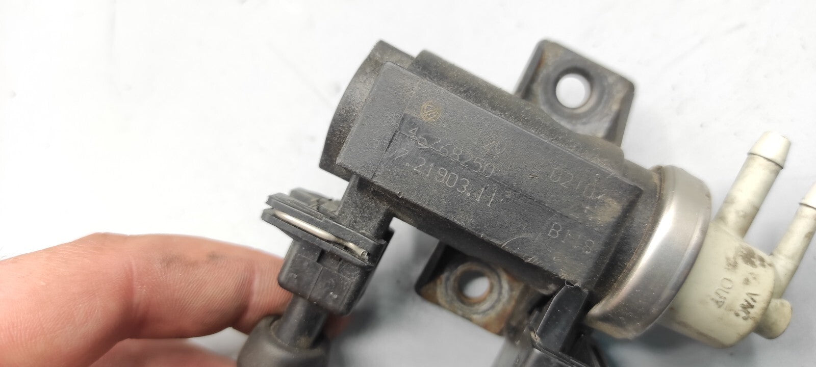Alfa Romeo 156 2.4JTD 110kW 2002 Turbo Pressure Solenoid Valve 46768250