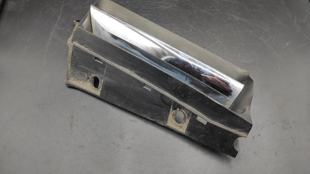 Alfa Romeo 156 2.4JTD 110kW 2002 Front Right Upper Bumper Grill 156017391